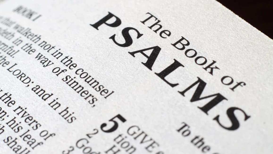 A close-up of the title page of the Book of Psalms